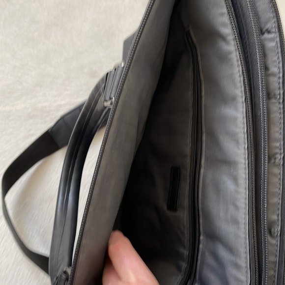 TUMI laptop briefcase with strap - Picture 6 of 15